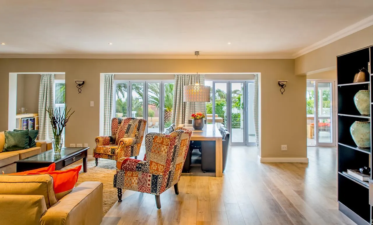 Bloemenzee Boutique B&B Gordonʼs Bay Südafrika